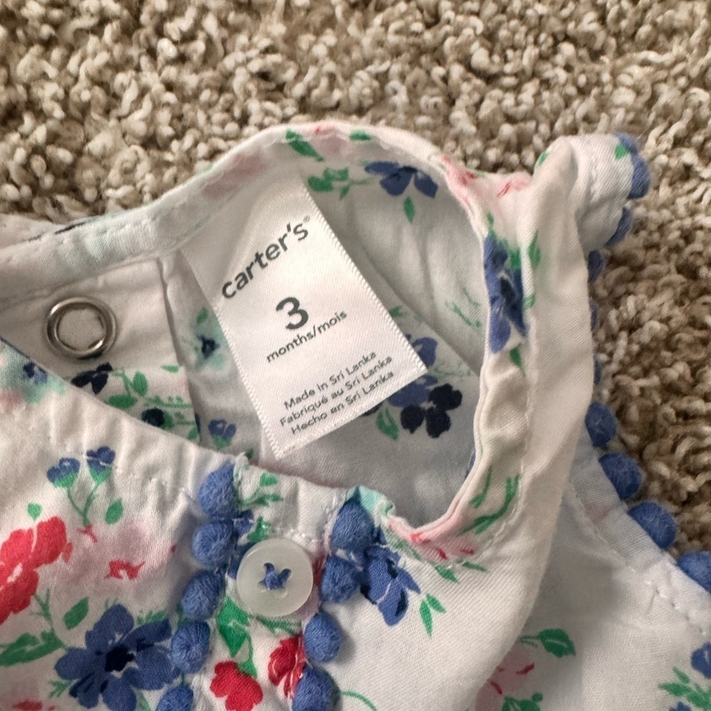 Floral Romper Carter’s Baby Girl Floral Sleeveless Romper - Size 3 Months - Picture 6 of 6